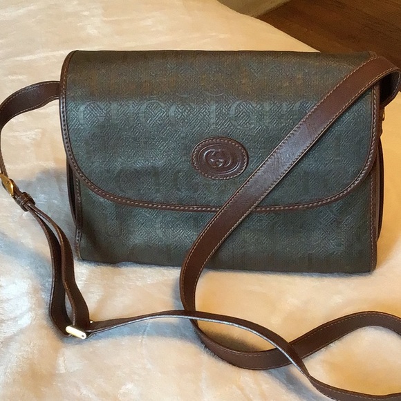 Vintage Gucci Bags - Picture 2 of 15